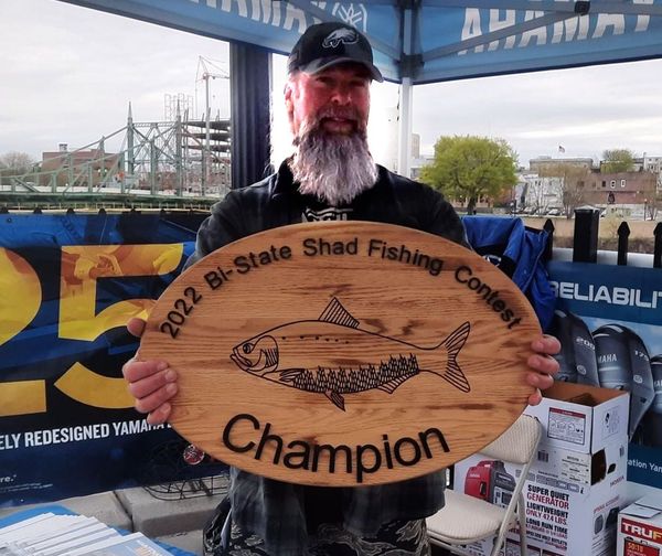 2022 Bi-State Shad Fishing Contest Champion Bill Gordon